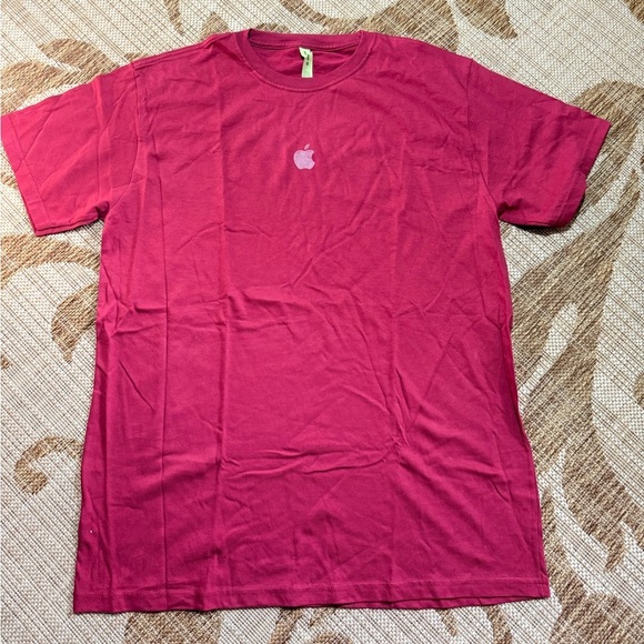 APPLE logo-branded t-shirt, red, only available to employees, size large BNWT - Picture 1 of 4